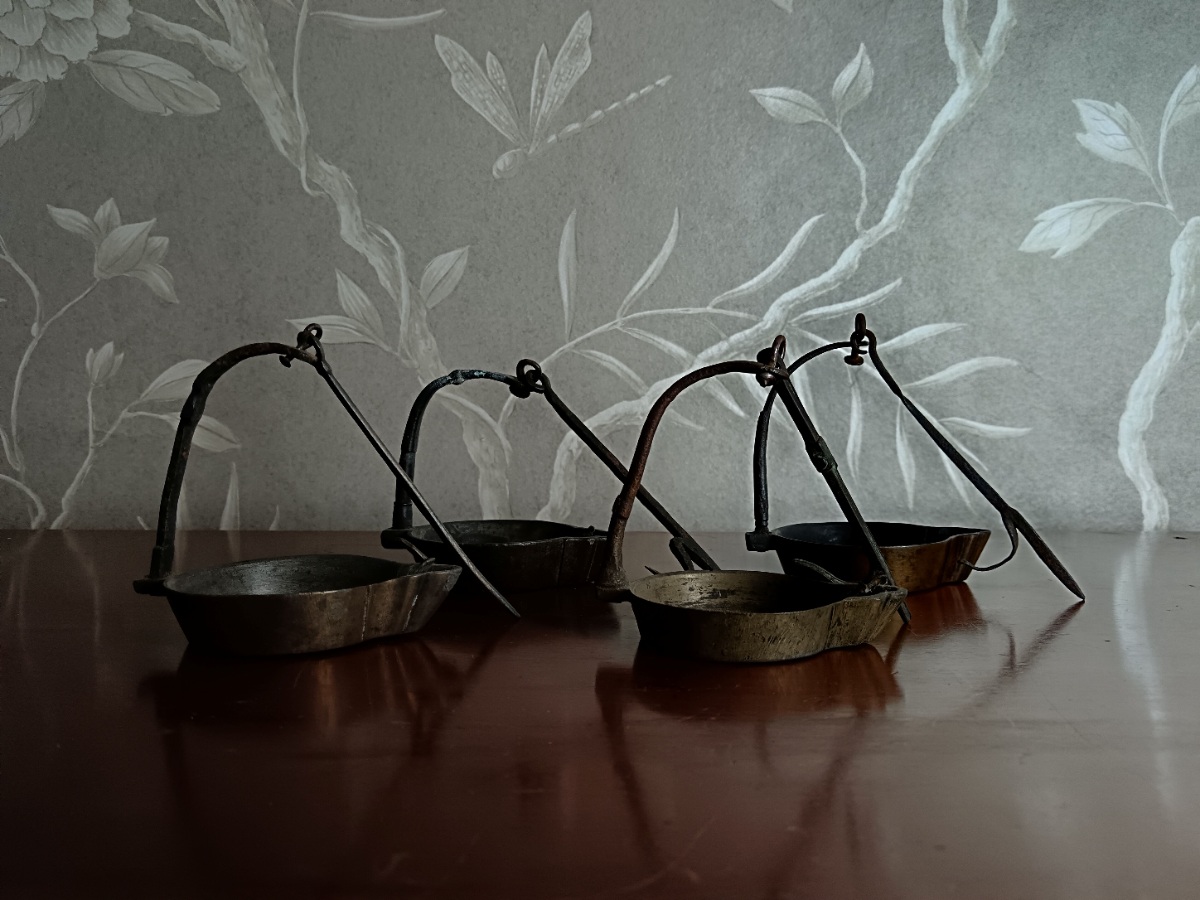 Cast Brass Bronze Lucerna Oil Lamps (7).jpg